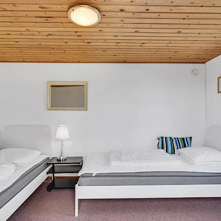 3 Bedroom Beautiful In Prázdninový dům